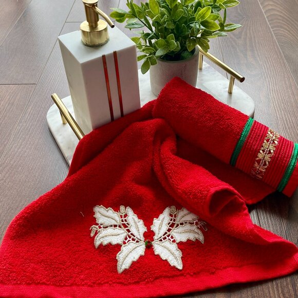 Handmade Christmas Embroidered Fingertip  Towel Set 100% Egyptian Cotton - Picture 1 of 2